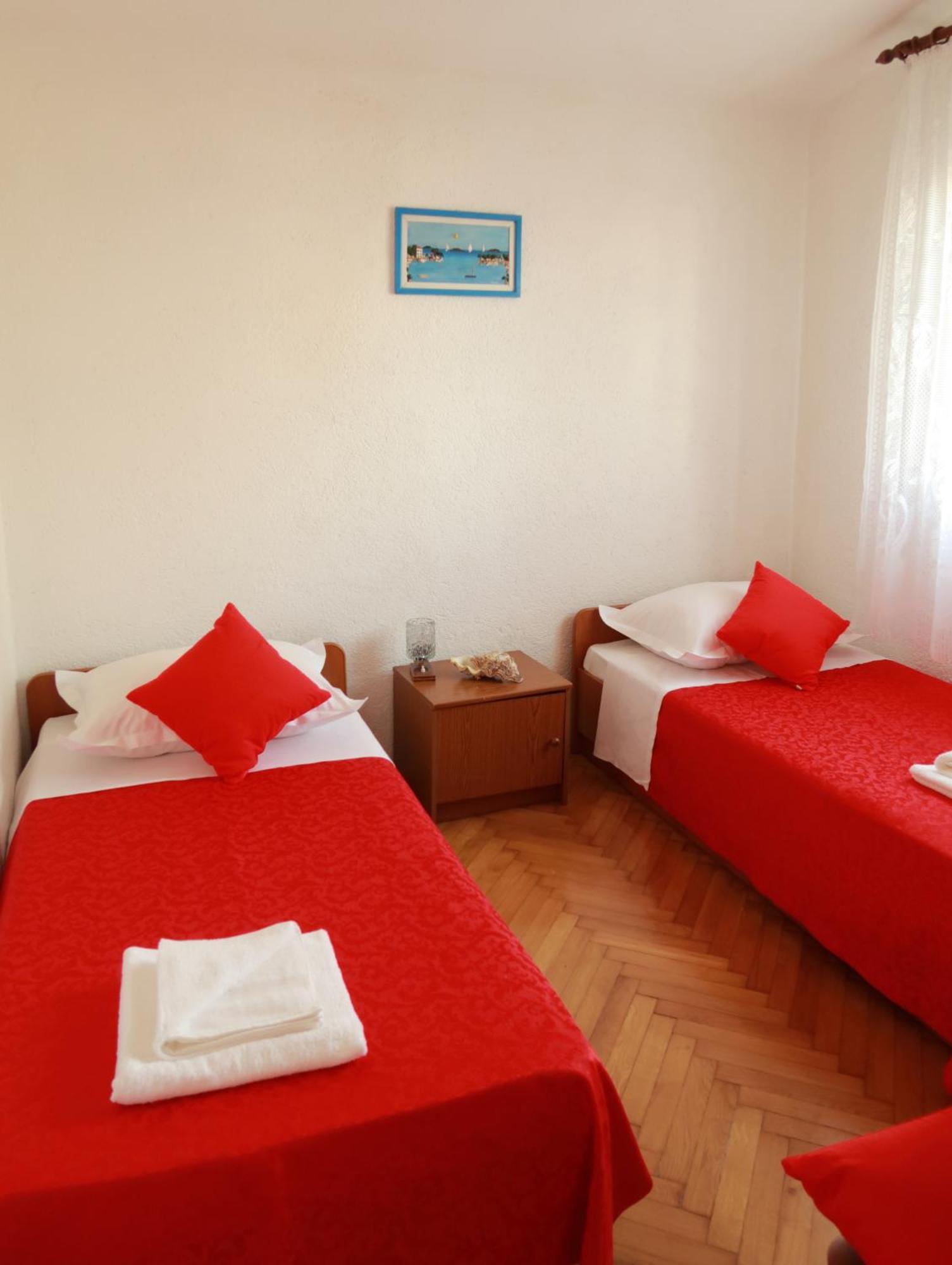 Apartments Ivanka โตรกีร์ ภายนอก รูปภาพ