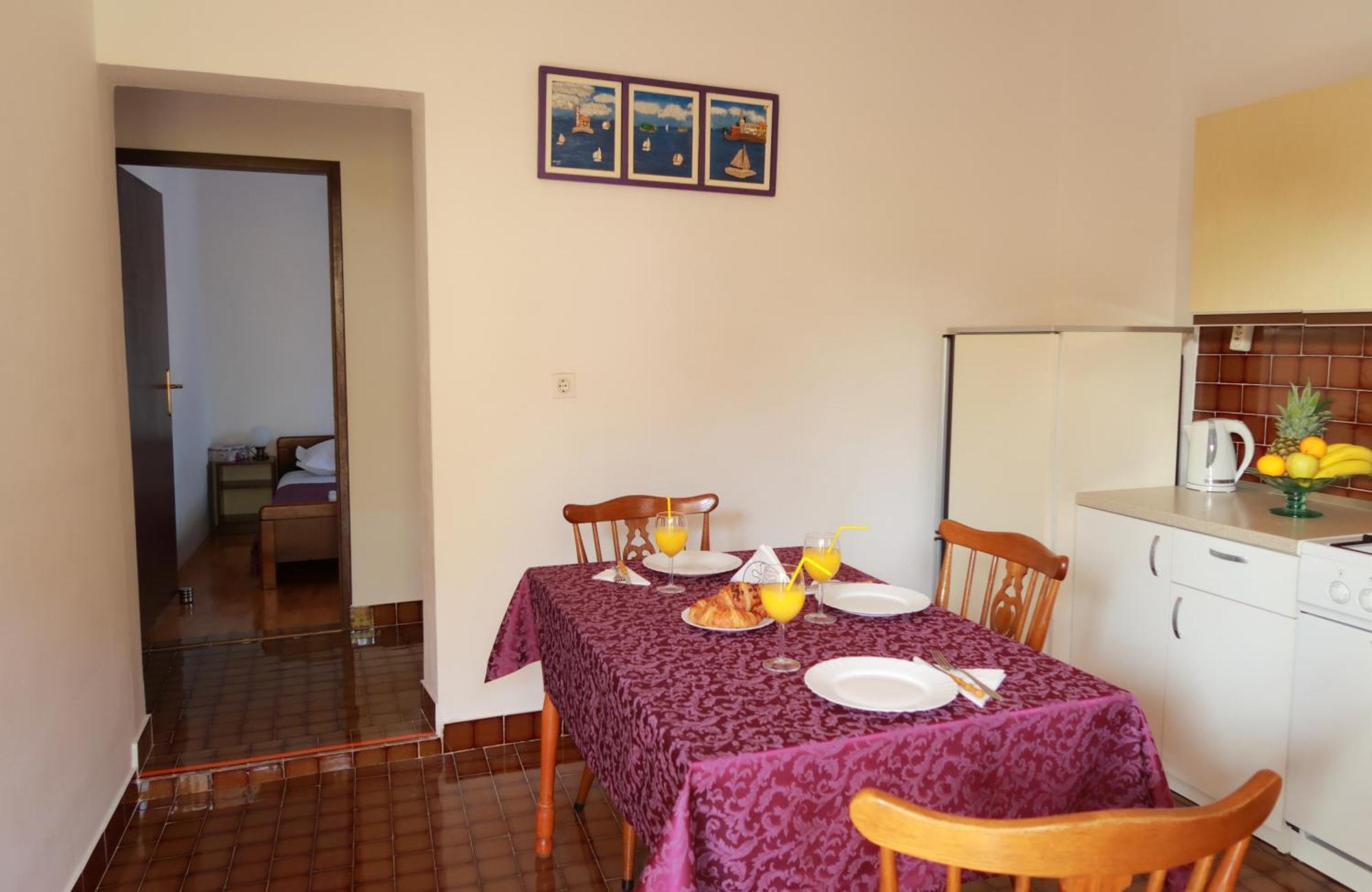 Apartments Ivanka โตรกีร์ ภายนอก รูปภาพ